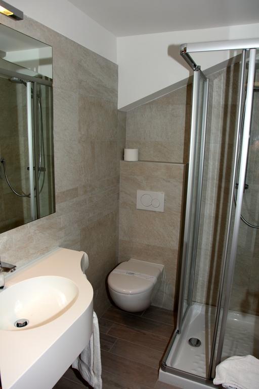 Hotel Garni Bellavista Calceranica al Lago Pokoj fotografie